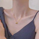 Colar Dourado Simples e Moderno com Pingente de Coração ✨
