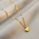 Colar Dourado Simples e Moderno com Pingente de Coração ✨
